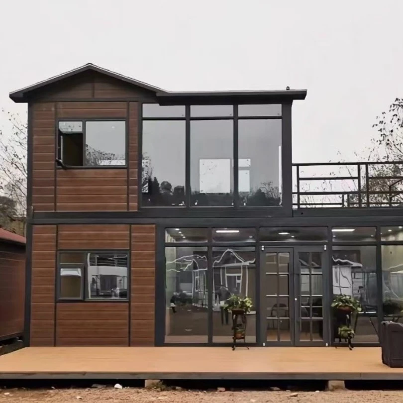 Casa container dois andares, ótimo acabamento, vidros espelhados, design moderno, containers montáveis