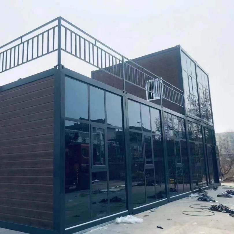 Casa container dois andares, ótimo acabamento, vidros espelhados, design moderno, containers montáveis